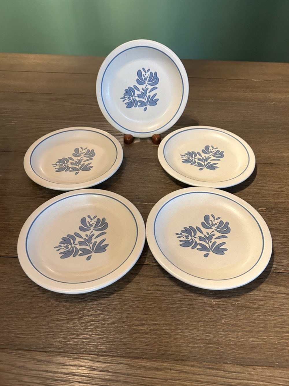 Pfaltzgraff Yorktown vintage salad bread dessert 5 plates 6.5” Group B